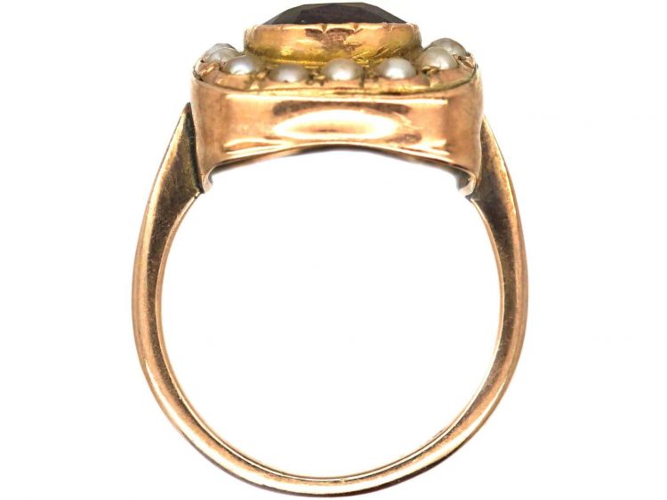 Edwardian 9ct Gold Ring set with a Garnet surrounded with Natural Split Pearls