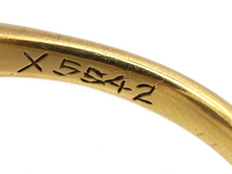 Art Deco 18ct Gold & Platinum Diamond Shaped Ring set with a Sapphire & Diamonds