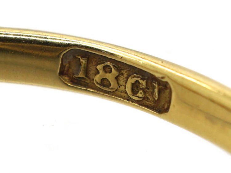 Art Deco 18ct Gold & Platinum Diamond Shaped Ring set with a Sapphire & Diamonds