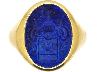 Mid 20th Century 14ct Gold Signet Ring set with Lapis Lazuli with an Intaglio of a Crest