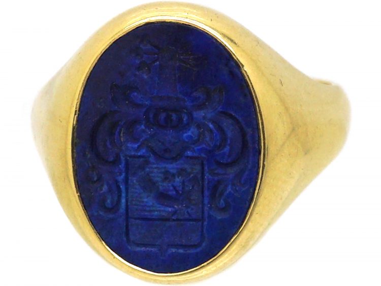 Mid 20th Century 14ct Gold Signet Ring set with Lapis Lazuli with an Intaglio of a Crest
