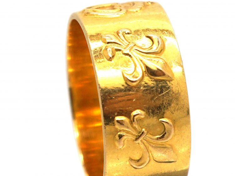 Early 20th Century French 18ct Gold Ring with Fleur-de-Lys & Double Crowned Hearts Motif