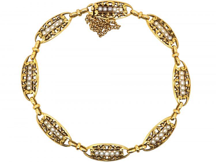 French Early 20th Century Bracelet set with Natural Pearls