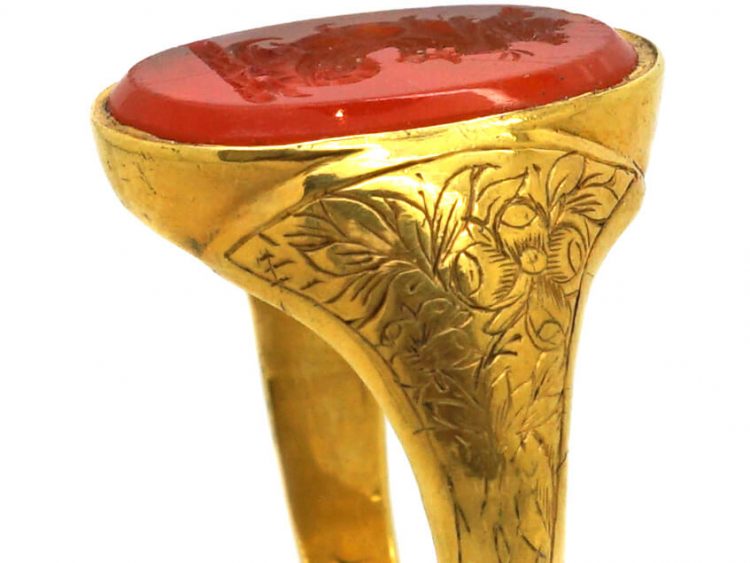 Georgian 18ct Gold Ring set with a Carnelian with Intaglio of a Lion's Head & Coronet
