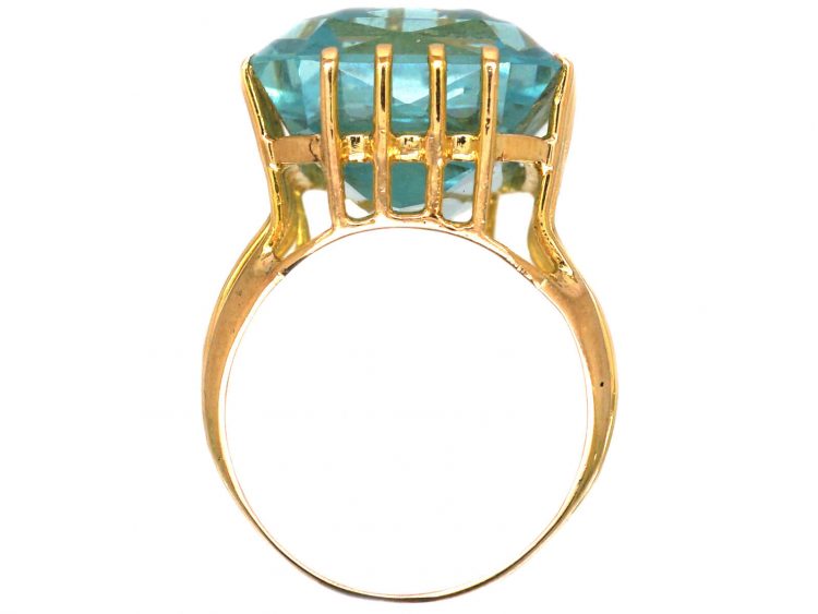 1950s 18ct Gold Ring set with a Large Rectangular Cut Aquamarine