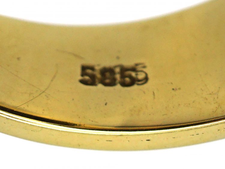 Art Deco Large 14ct Gold Signet Ring with Intaglio of a Warrior & Shield
