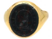 Victorian 18ct Gold Signet Ring set with a Bloodstone with Intaglio of a Cat