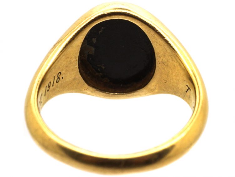 Edwardian 18ct Gold Signet Ring set with Banded Onyx with Intaglio of a Crowned Duke