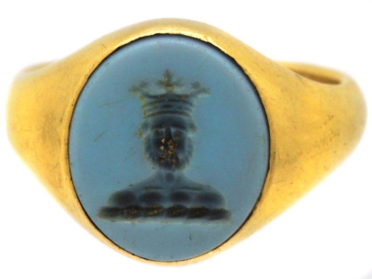 Edwardian 18ct Gold Signet Ring set with Banded Onyx with Intaglio of a Crowned Duke