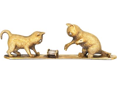 Edwardian 15ct Gold & Platinum Novelty Brooch of Two Kittens Playing with a Spool of Thread