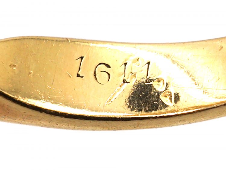 Victorian 18ct Gold Marquise Shaped Diamond Ring set with a Large Marquise Diamond