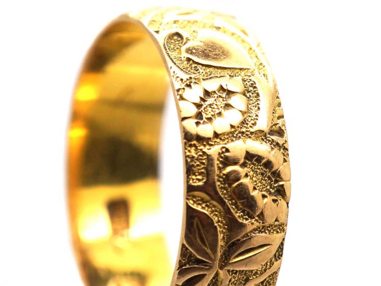 Edwardian 18ct Gold Wedding Ring with Ivy & Heart Motifs