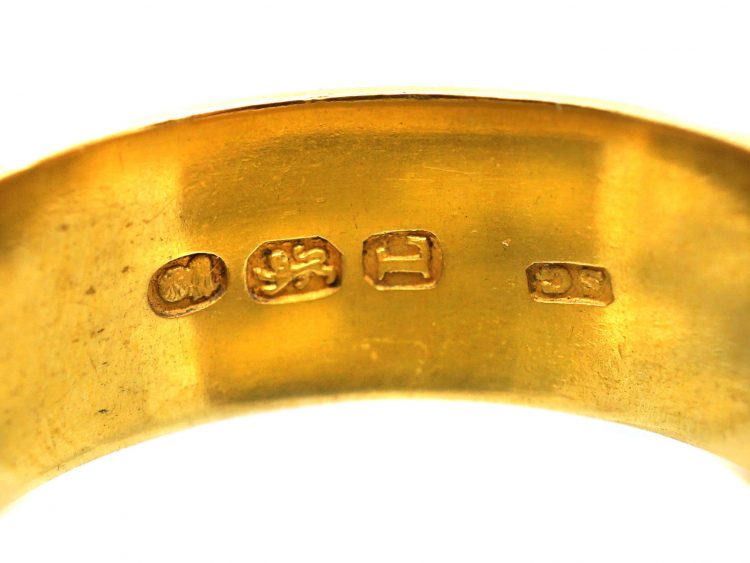 Georgian 18ct Gold & White Enamel Ring from 1806