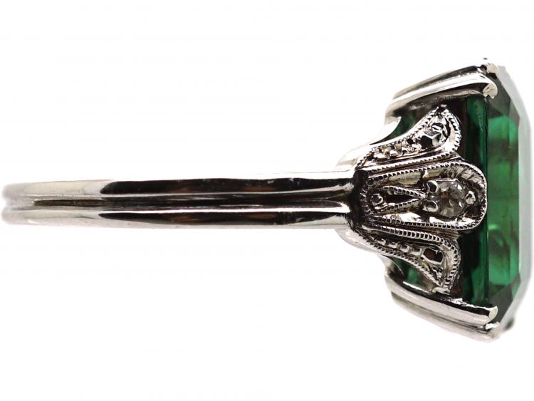 Early 20th Century 14ct White Gold Ring set with a Green Tourmaline with Diamond Set Shoulders