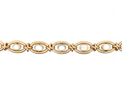 Edwardian 15ct Gold Bracelet set with Moonstones