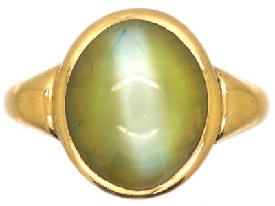 Victorian 18ct Gold Ring set with a Large Cat’s Eye Chrysoberyl
