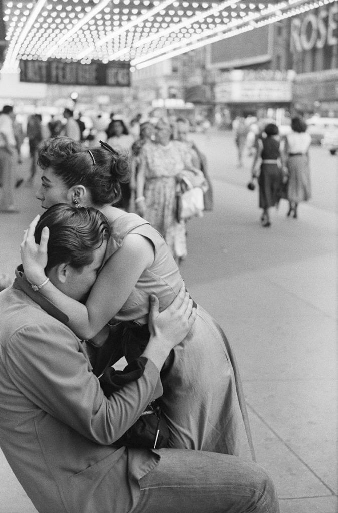 Ruth Orkin, Street Embrace, New York City, 1948