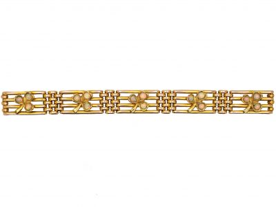 Edwardian 15ct Gold Gate Bracelet with Three Leaf Clovers set with Opals