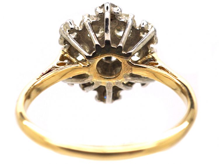 18ct Gold, Diamond Daisy Cluster Ring Assayed in 1969
