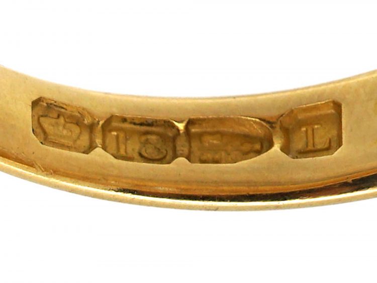 Victorian 18ct Gold Boat Shaped Ring set with Five Diamonds