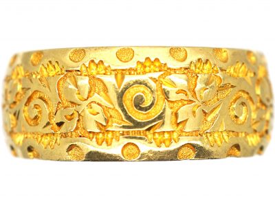 Early 20th Century 18ct Gold Wedding Ring with Ivy Leaf Motifs