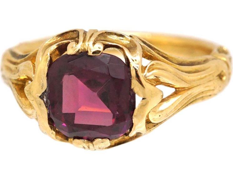 William 1V 18ct Gold Ring set with an Almandine Garnet