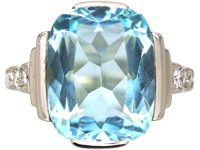 Art Deco 18ct White Gold Ring set with an Aquamarine with Diamond set Shoulders