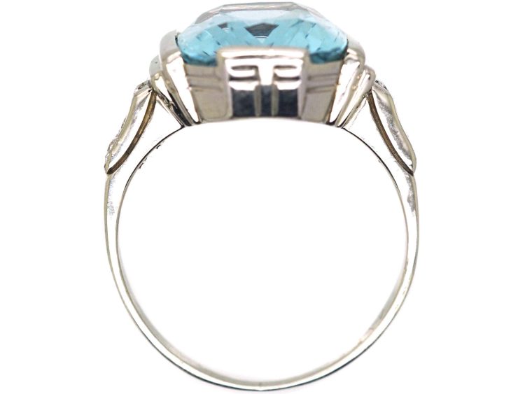 Art Deco 18ct White Gold Ring set with an Aquamarine with Diamond set Shoulders