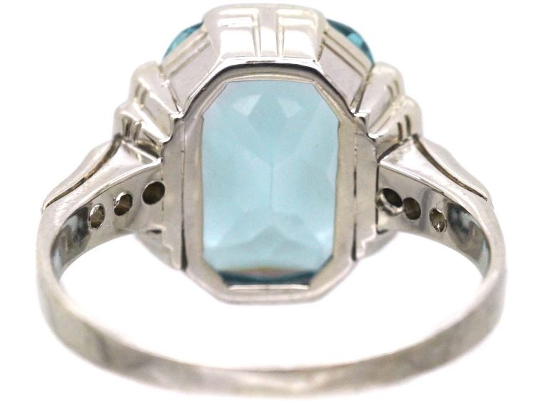 Art Deco 18ct White Gold Ring set with an Aquamarine with Diamond set Shoulders