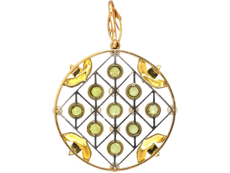 Edwardian 15ct Gold & Platinum Round Pendant set with Peridots & Pearls