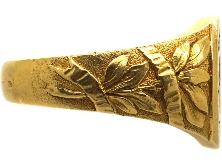 Late 19th Century French 18ct Gold Signet Ring with Intaglio of a Crest