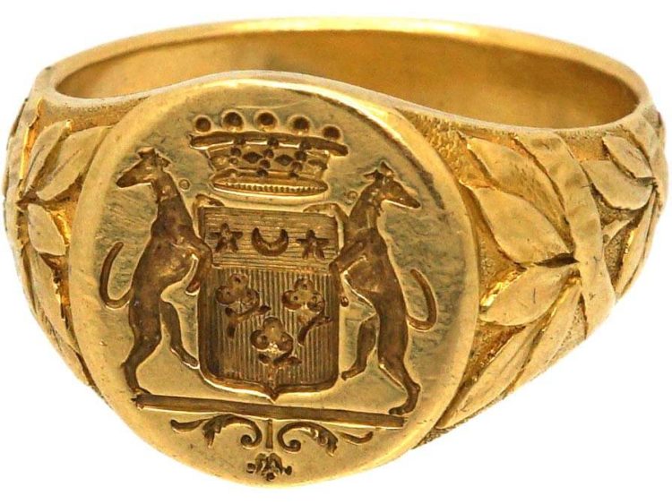 Late 19th Century French 18ct Gold Signet Ring with Intaglio of a Crest