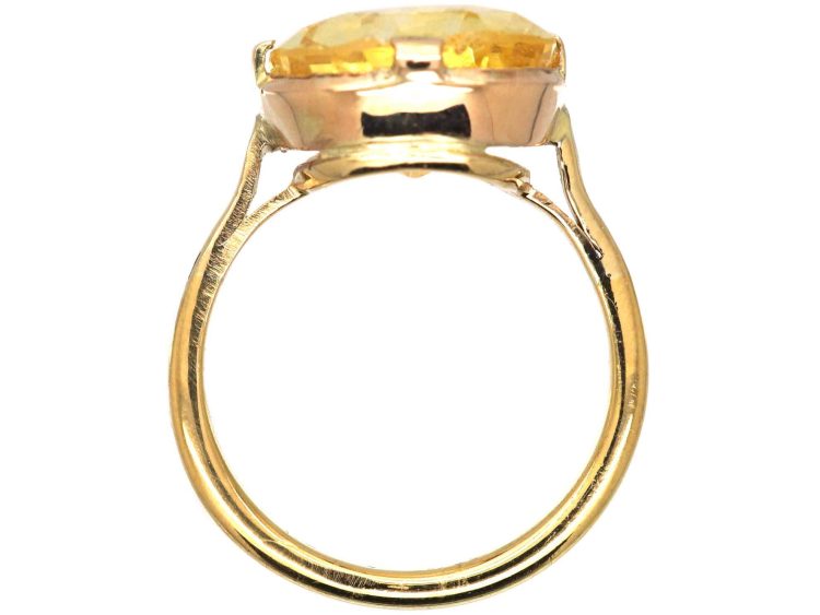 Early 20th Century 18ct Gold Ring set with a Yellow Sapphire
