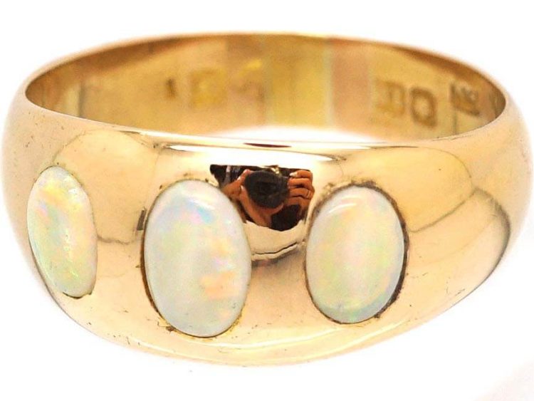 Edwardian 18ct Gold Ring set with Three Cabochon Cut Opals