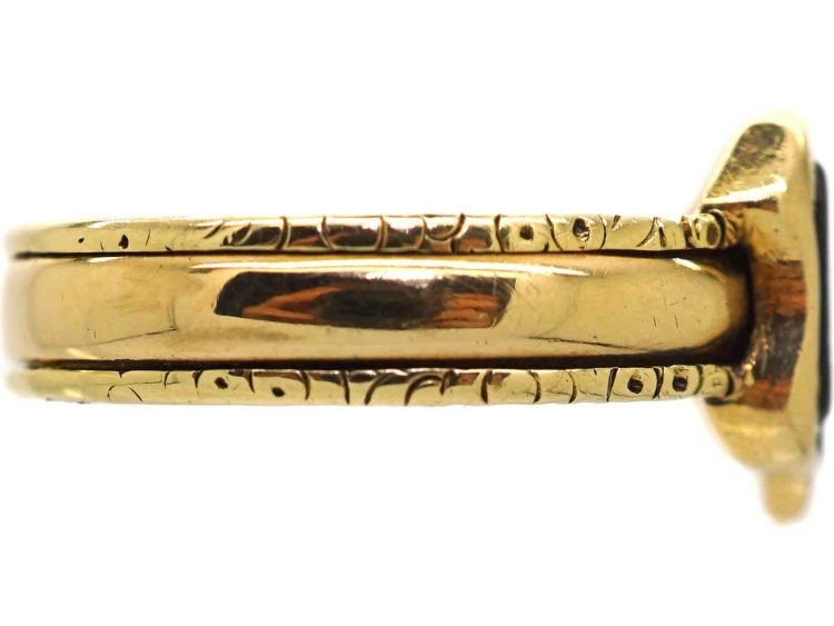 Early Victorian 15ct Gold Signet Ring set with Onyx with an Intaglio of an Eagle