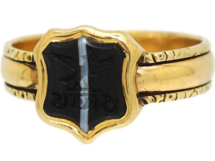 Early Victorian 15ct Gold Signet Ring set with Onyx with an Intaglio of an Eagle
