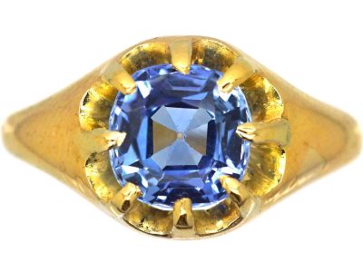 Victorian 18ct Gold Ring set with a Sapphire