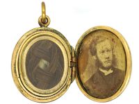 Victorian 9ct Back & Front Oval Engraved Locket