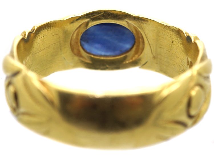 Early 20th Century 18ct Gold Ring set with a Cabochon Star Sapphire