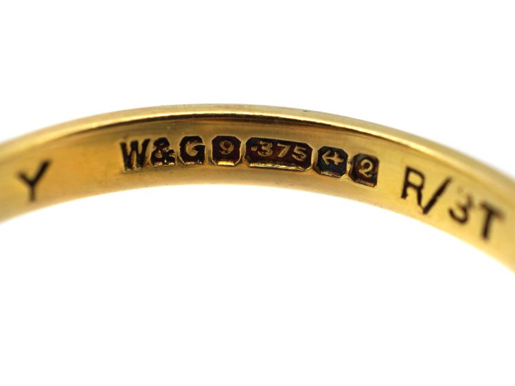 Vintage 9ct Gold Ring set with an Oval Cut Madeira Citrine