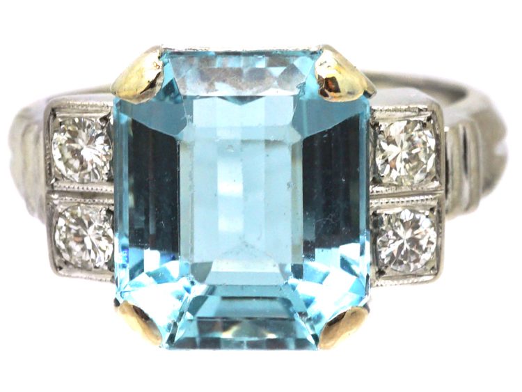 Retro 18ct White Gold Ring set with a Large Aquamarine with Diamond Shoulders