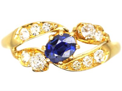 Edwardian 18ct Gold Ring set with a Sapphire with Diamond Shoulders