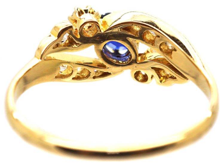 Edwardian 18ct Gold Ring set with a Sapphire with Diamond Shoulders