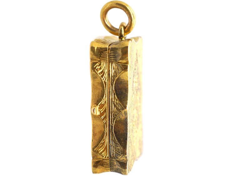Victorian 15ct Gold Vinaigrette with Fine Engraved Detail