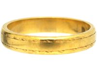 18ct Gold Wedding Ring with Incised Motif Assayed in 1977