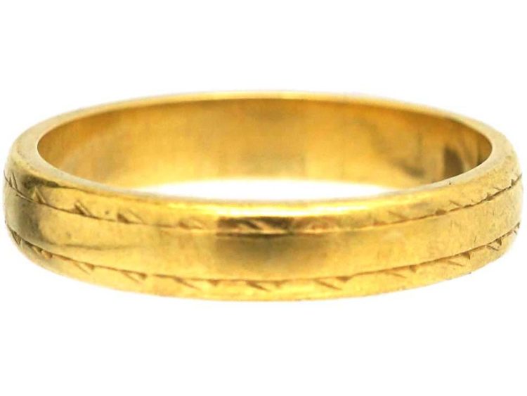 18ct Gold Wedding Ring with Incised Motif Assayed in 1977