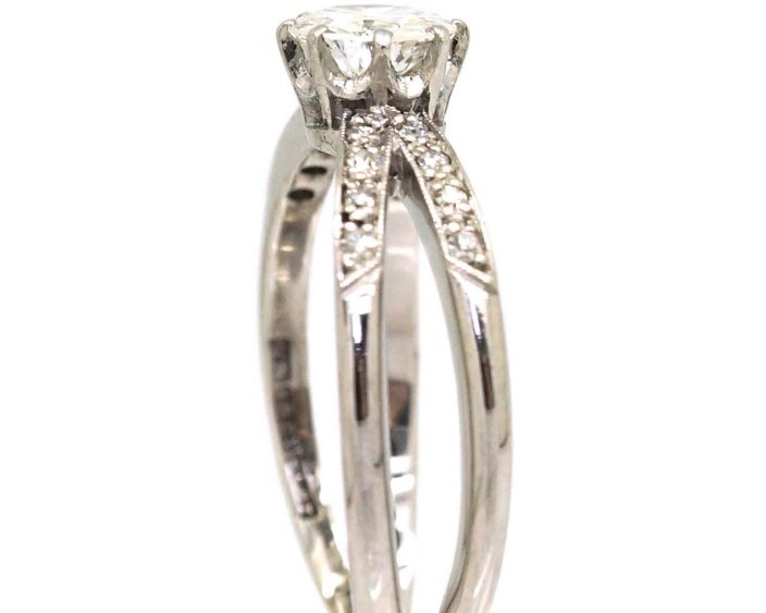 Art Deco 18ct White Gold & Platinum Diamond Solitaire Ring with Flared Shoulders