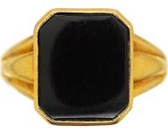 Mid 20th Century Swedish 18ct Gold Signet Ring set with an Onyx