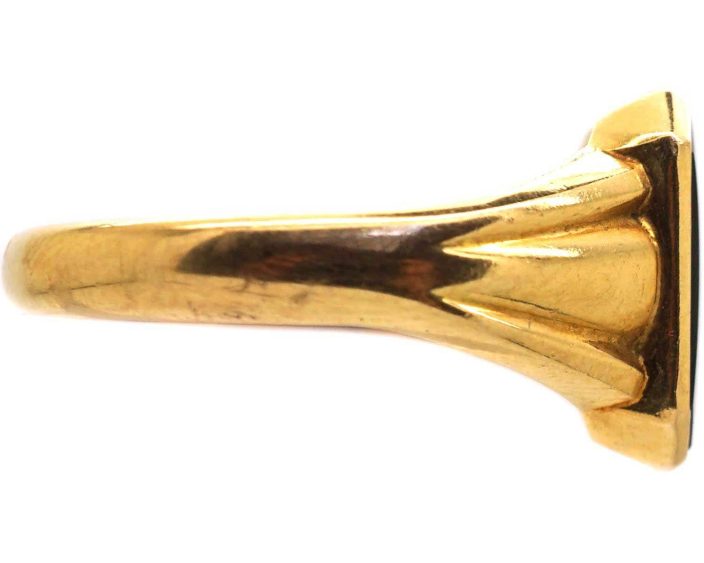 Mid 20th Century Swedish 18ct Gold Signet Ring set with an Onyx