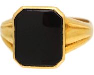 Mid 20th Century Swedish 18ct Gold Signet Ring set with an Onyx